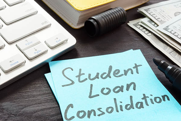 The Truth about Consolidating Student Loan Debt: Can You Refinance?